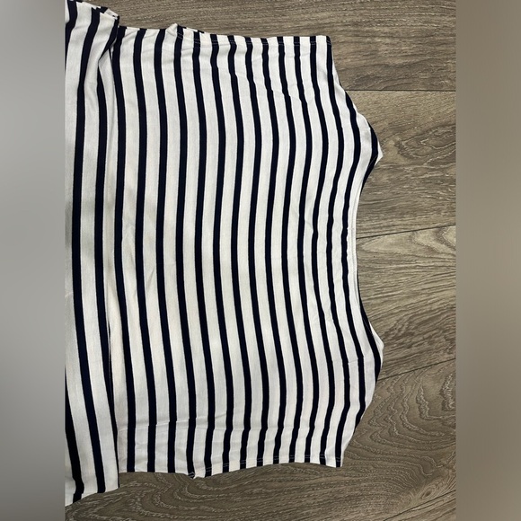 Green Envelope Striped Shirt - Women's XL 🌿 - Picture 7 of 10